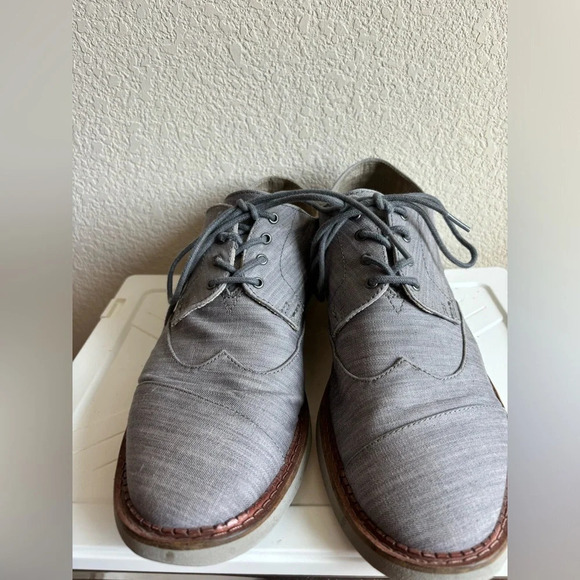 Toms Cap Toe Oxfords - Picture 8 of 12
